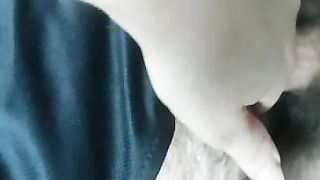 Mi scopo in auto la mia coinquilina