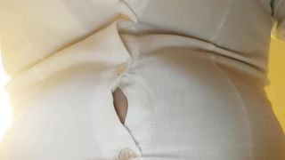 Mi masturbo il culo e succhio la zucchina