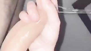 Mia moglie mi spompina a fine giornata