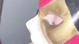 Mia moglie mi spompina a fine giornata