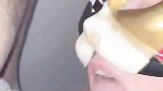 Mia moglie mi spompina a fine giornata