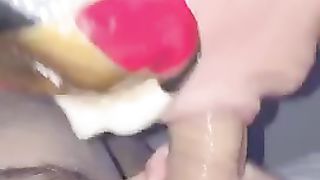 Mia moglie mi spompina a fine giornata