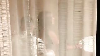 Giovane coppia italiana viene spiata e ripresa col cell