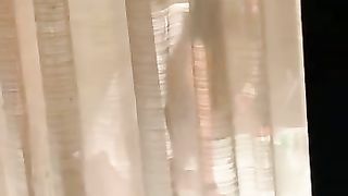 Giovane coppia italiana viene spiata e ripresa col cell