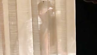 Giovane coppia italiana viene spiata e ripresa col cell