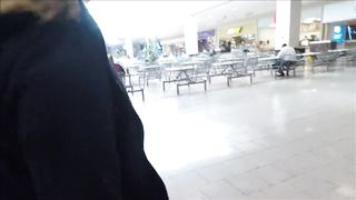 Sporcata di sborra in pubblico