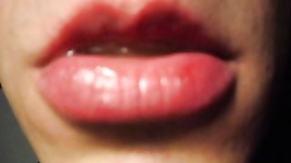 Anteprima del video: Ingoiandolo tutto