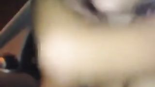 Spettacolare bocchino in auto