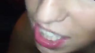 Spettacolare bocchino in auto