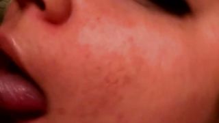 Giovane tettona italiana eccitata come una maiala