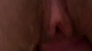 Riempito dai caldi umori di mia moglie...