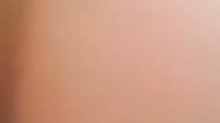 Il mio capo offre mia moglie ai suoi amici