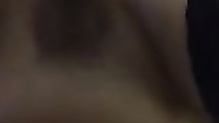 Si trapana il buco del culo con un dildo