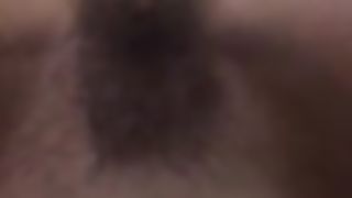 Si trapana il buco del culo con un dildo