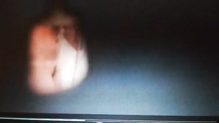 Mia cognata spiata mentre si fa la doccia