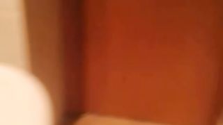 Nudo in bagno prima di scopare