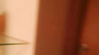 Nudo in bagno prima di scopare