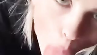 Bionda figa sborrata in faccia