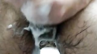 Come mi insapono il cazzone semiduro e le palle piene di sborra calda