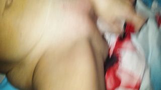 Con un vibratore nella figa