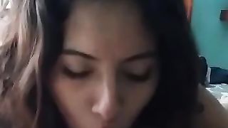 Questa bellissima il cazzo non lo succhia,  lo divora!