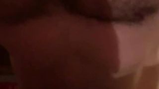 Mi faccio scopare da un attivo superdotato, virile e peloso