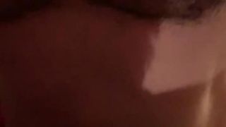 Mi faccio scopare da un attivo superdotato, virile e peloso