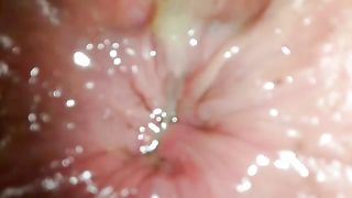 Primo piano dopo una sborrata nel culo