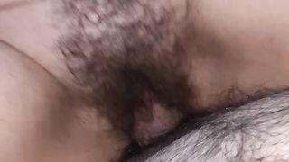 Ancora una figa pelosa da scopare