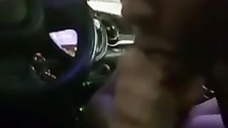 Bella bionda mi fa un pompino da urlo in auto