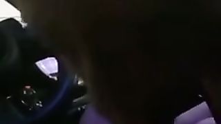 Bella bionda mi fa un pompino da urlo in auto