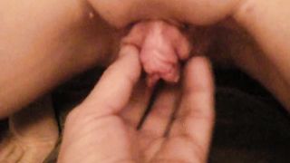 G..... con la figa pompata