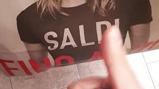 Sborro in faccia alla tipa della pubblicità