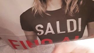 Sborro in faccia alla tipa della pubblicità