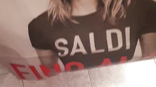 Sborro in faccia alla tipa della pubblicità