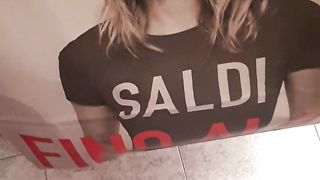 Sborro in faccia alla tipa della pubblicità