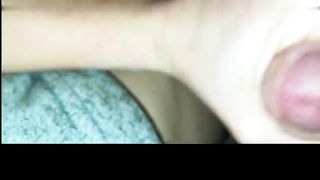 Il piacere con le mani... lei sega e lui le massaggia la figa