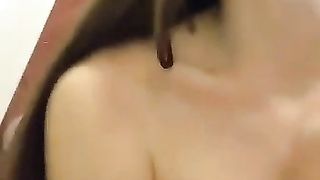 Giovane studentessa latina tettona