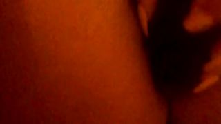 Si scopa figa e culo da sola