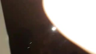 Scopo la mia porca davanti allo specchio