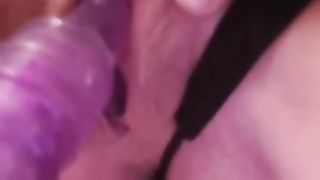 Schizzetta Figa di una casalinga puttana squirta