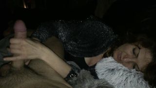 La notte lei mi sega e mi fa sborrare