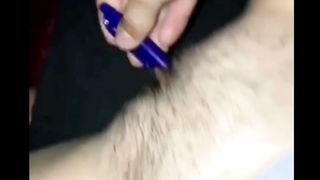 Anja si masturba con una penna...