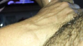 Io cuckold in attesa di mia moglie che sta facendo un pompino