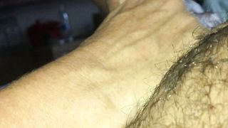 Io cuckold in attesa di mia moglie che sta facendo un pompino