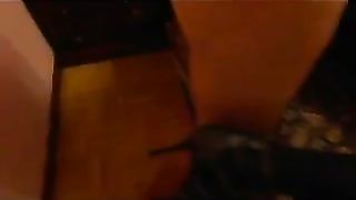 Travona sborrata da due tipi in hotel...