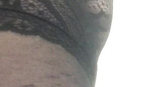 Che aspettate ancora? Mi volete sfondare il culo o no?