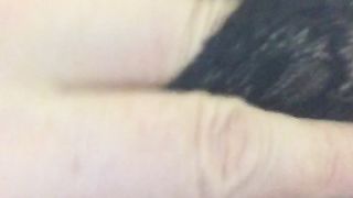 Che aspettate ancora? Mi volete sfondare il culo o no?