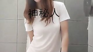 Anteprima del video: Web cam in un bagno per donne in Cina