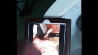 Mega sborrata su video lesbo